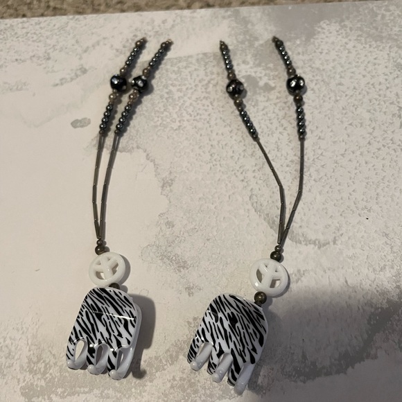 Brand New Mini Hair Clips with Hanging Peace Sign and Stands of Beads - Picture 1 of 5